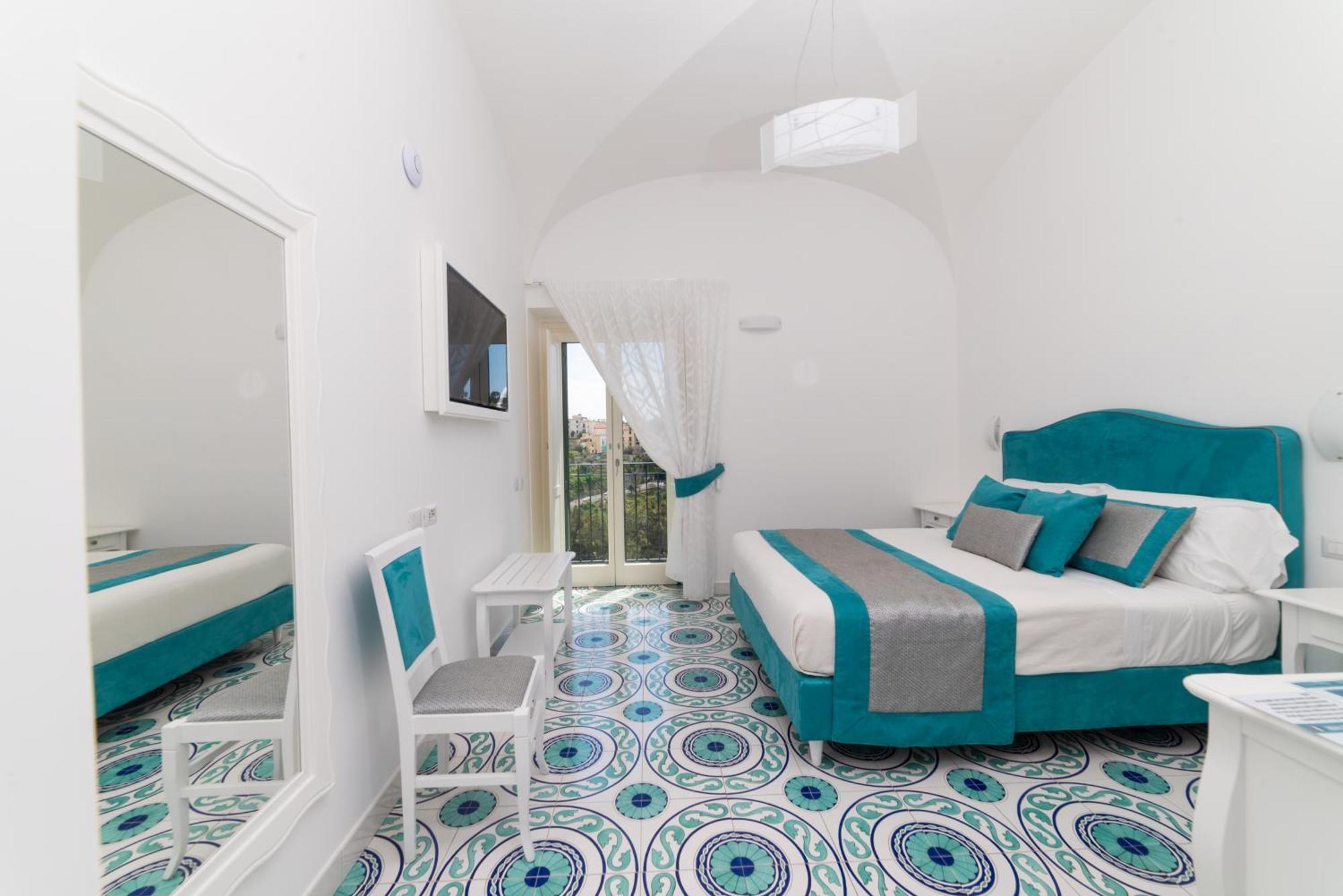 Suites In The Amalfi Coast - Guesthouse With Terrace Near Amalfi - Breathtaking View Of Ravello Scala Luaran gambar