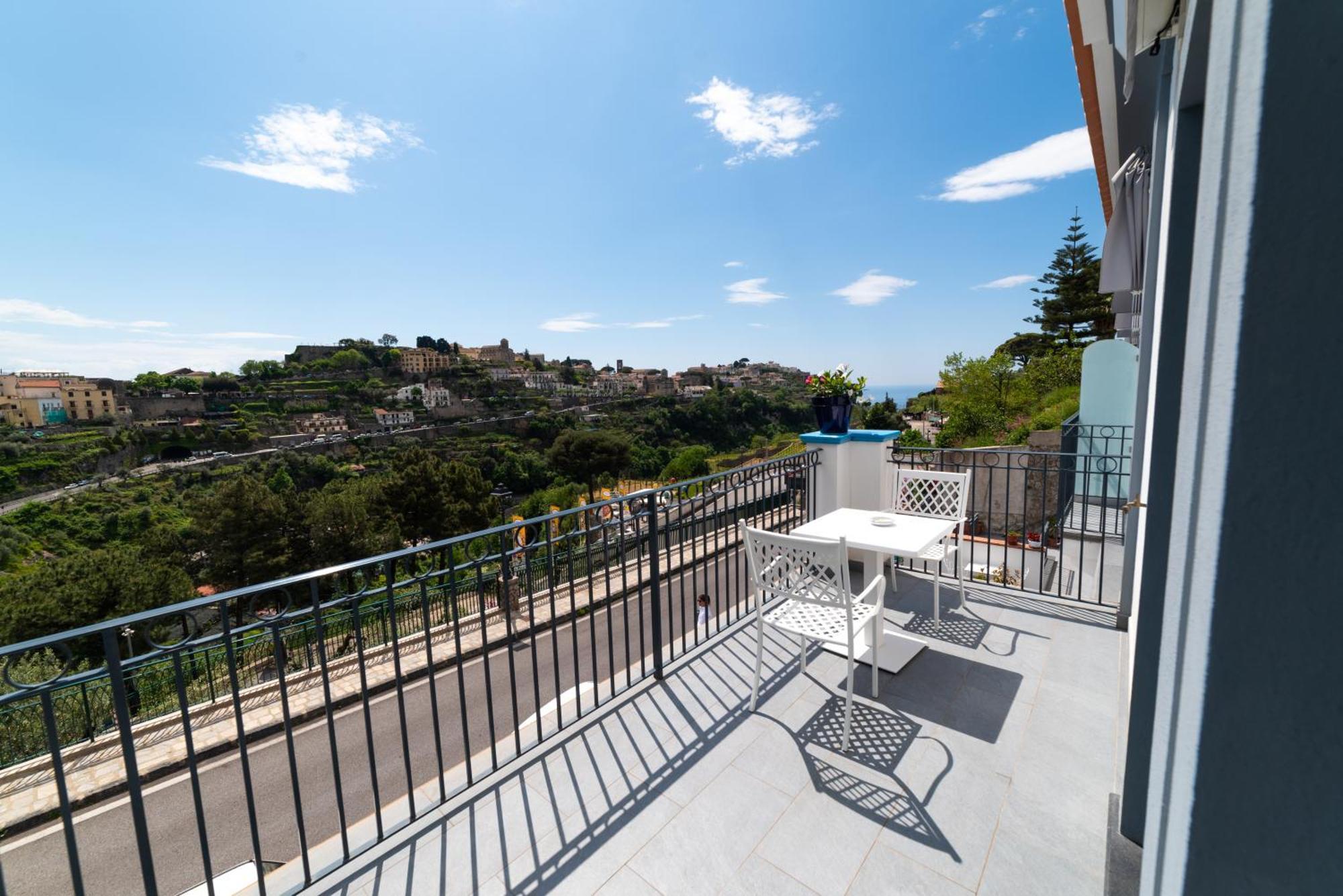 Suites In The Amalfi Coast - Guesthouse With Terrace Near Amalfi - Breathtaking View Of Ravello Scala Luaran gambar