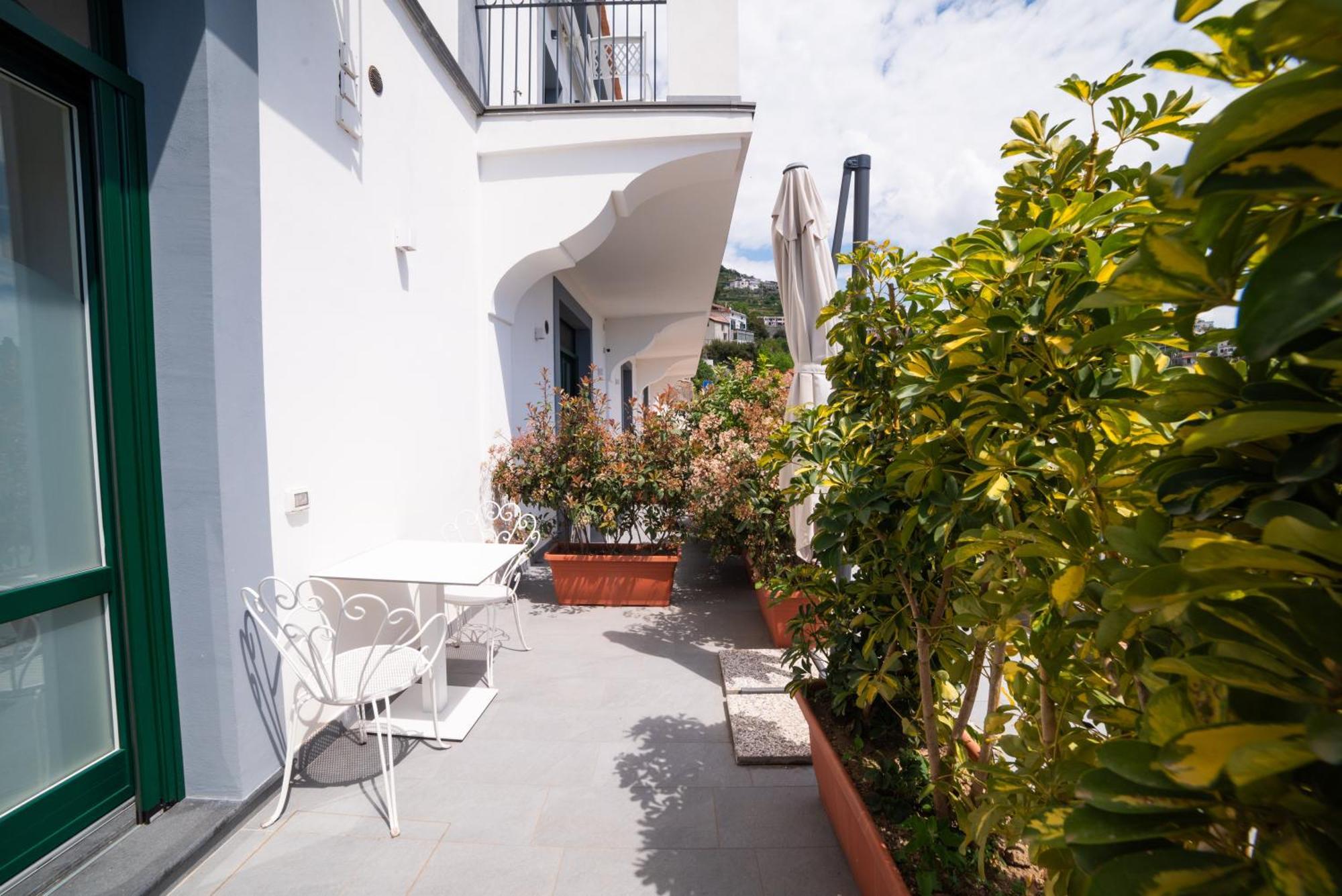 Suites In The Amalfi Coast - Guesthouse With Terrace Near Amalfi - Breathtaking View Of Ravello Scala Luaran gambar